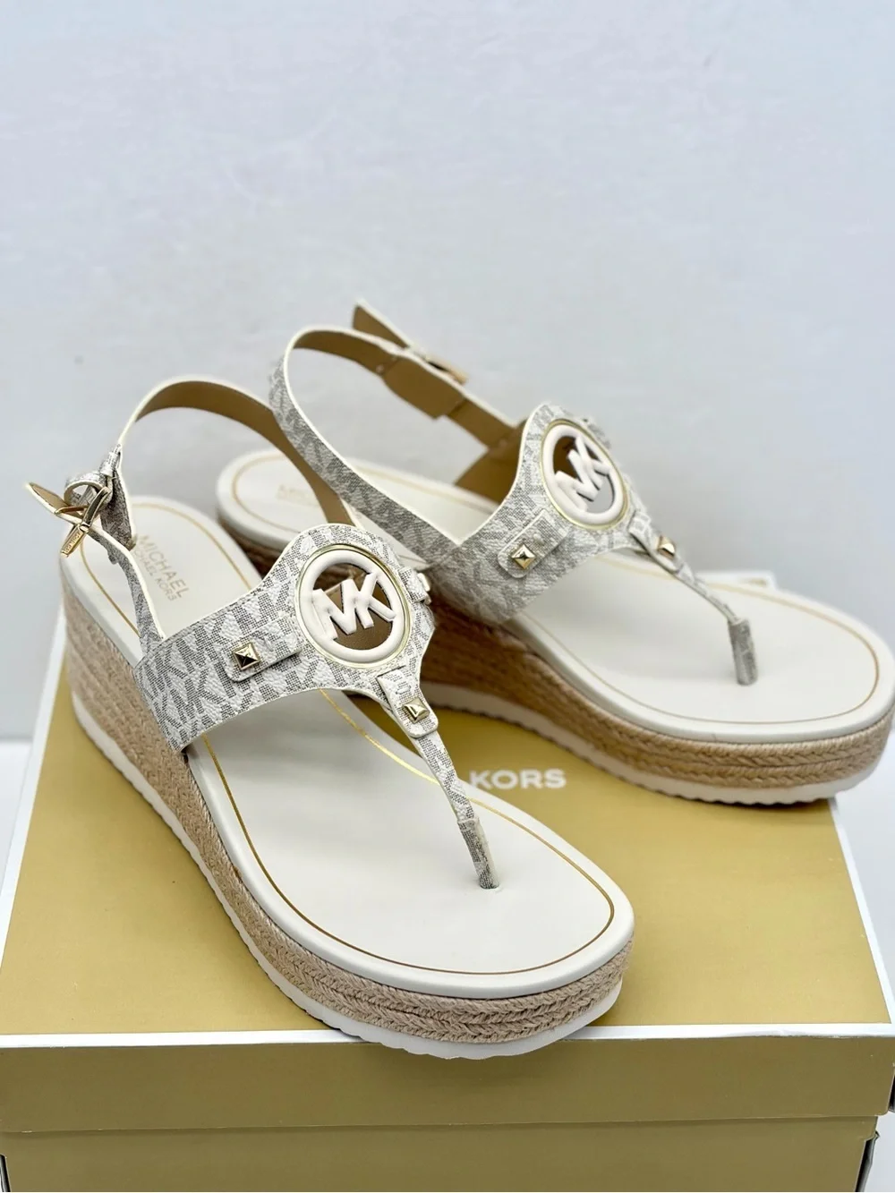 Michael Kors Aubrey Cutout Leather Wedge Sandal Vanilla 10